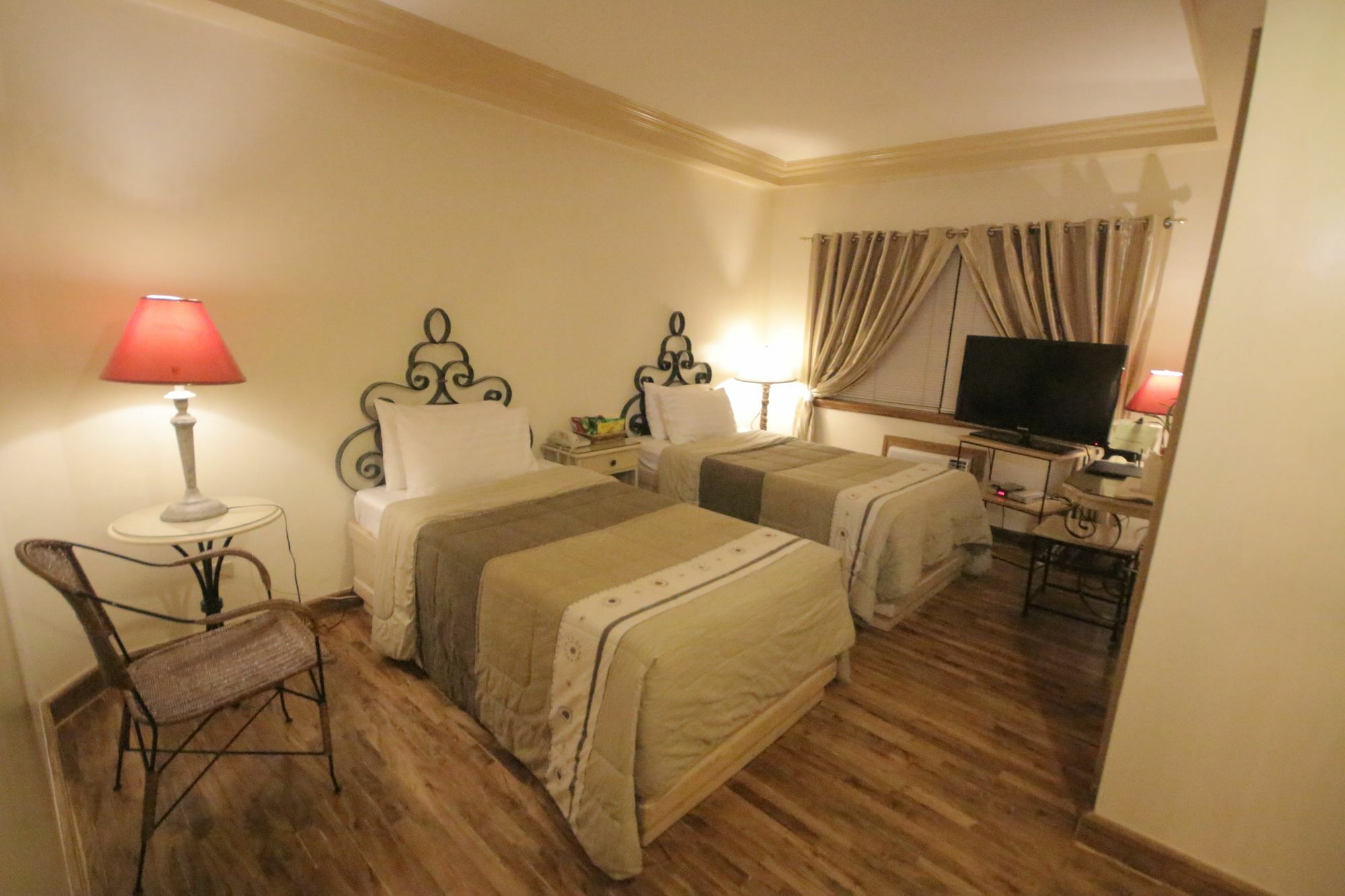 Roxas President'S Inn Екстер'єр фото